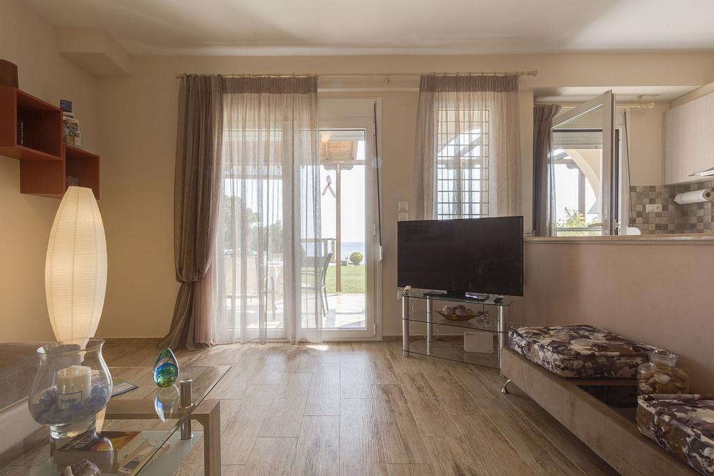 Villa Nefeli - Akti Salonikiou A Áyios Nikólaos Luaran gambar